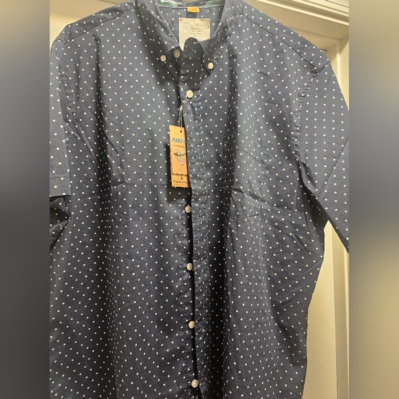 Men’s Shirt 👕. New With Tags. Size XL. - Picture 2 of 7